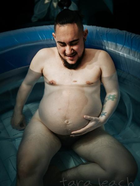 O israelence Yuval divulgou as fotos do parto do seu terceiro filho - Tara Leach / Reprodução - Facebook