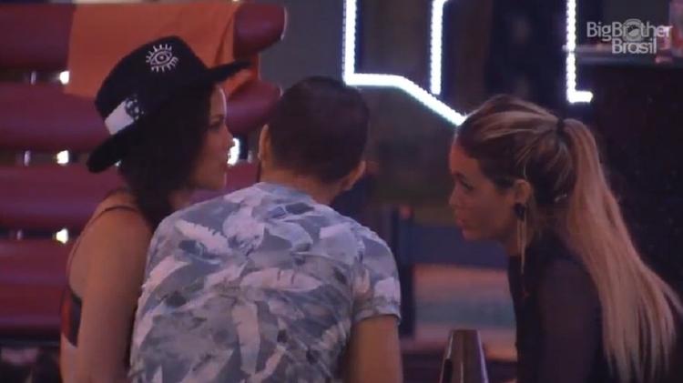 BBB 21: Juliette recusa 'furar olho' de Thaís por Fiuk - Reprodução/Globoplay - Reprodução/Globoplay