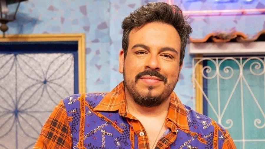 Luis Lobianco vive o personagem Reginel no humorístico "Vai que Cola", no Multishow - Fabrizia Granatieri / Divulgação