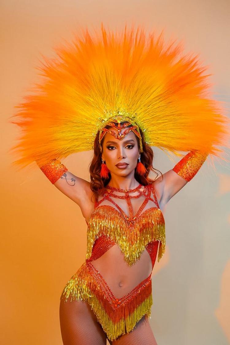 Anitta mostra fantasia para primeiro evento de Carnaval