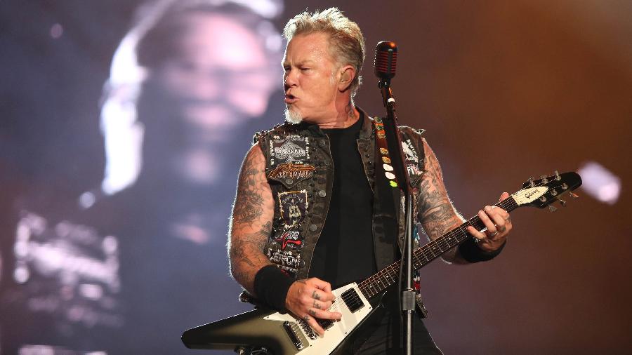 19.set.2015 - Metallica se apresenta no palco Mundo no segundo dia do Rock in Rio 2015 - Fernando Maia/UOL