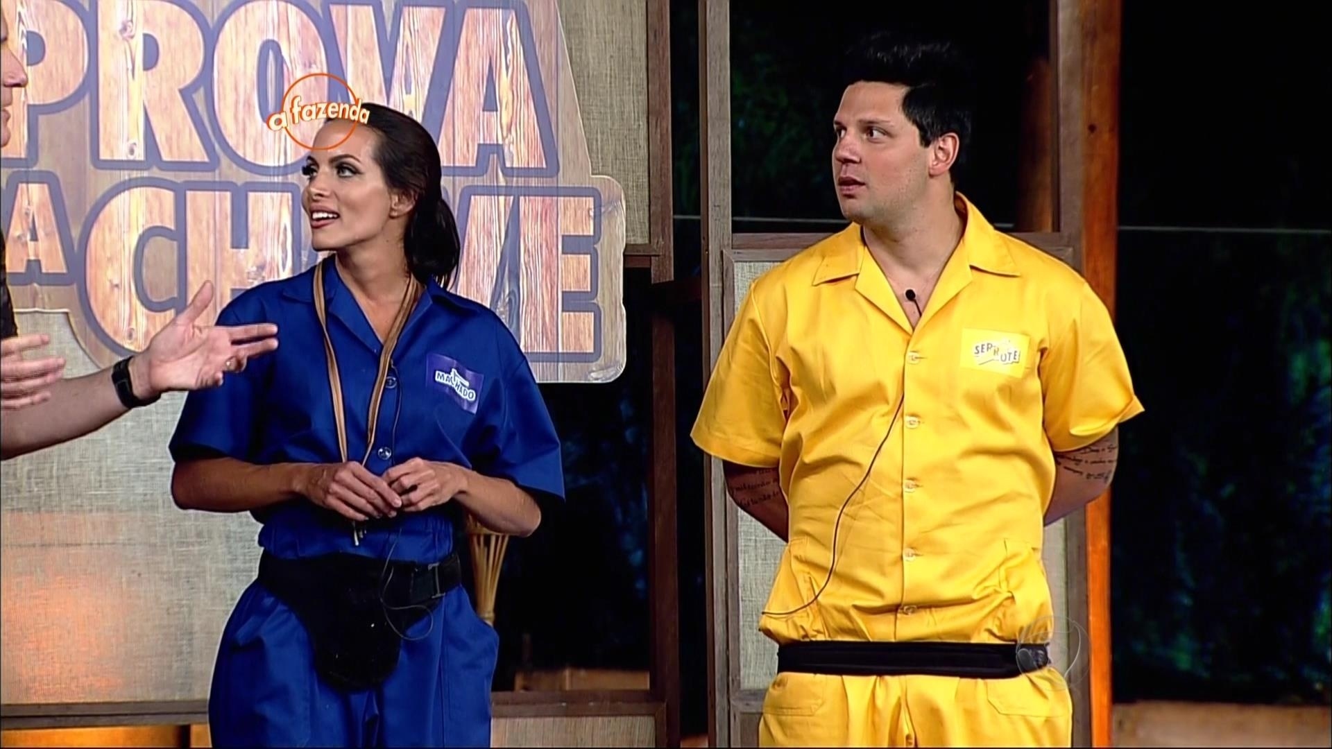 9.out.2015 - Carla participou da prova pela equipe Machado e Thiago foi escolhido para representar o time Serrote - Reprodução/Record