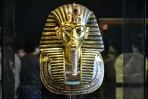 Máscara do faraó Tutancâmon, exposta no Museu Egípcio do Cairo - Mohamed El-Shahed/AFP Photo