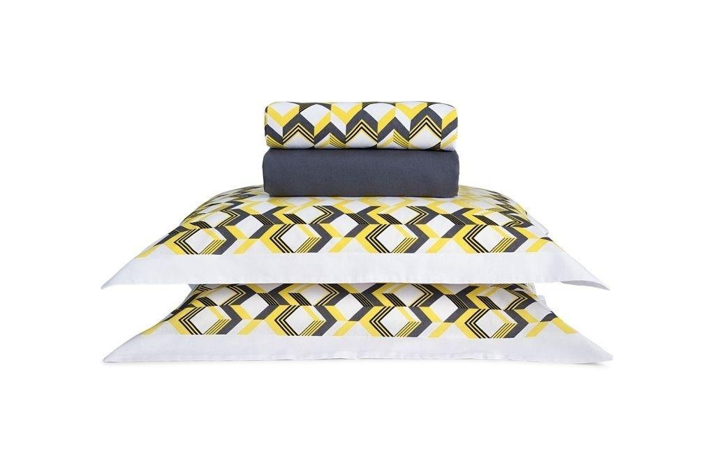 3.	O jogo de cama, de algodão, com quatro peças, é uma das peças em liquidação na Riachuelo Moda Casa (www.riachuelo.com.br). O conjunto está à venda de R$ 119,90 por R$ 59,90 I O preço promocional é válido até 30 de janeiro de 2017 ou enquanto durar o estoque - Divulgação