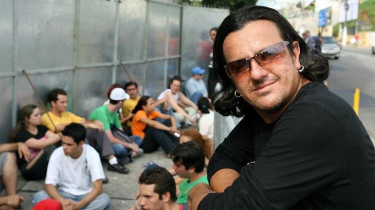 Bono cover na fila do U2 - Almeida Rocha/Folha Imagem - Almeida Rocha/Folha Imagem