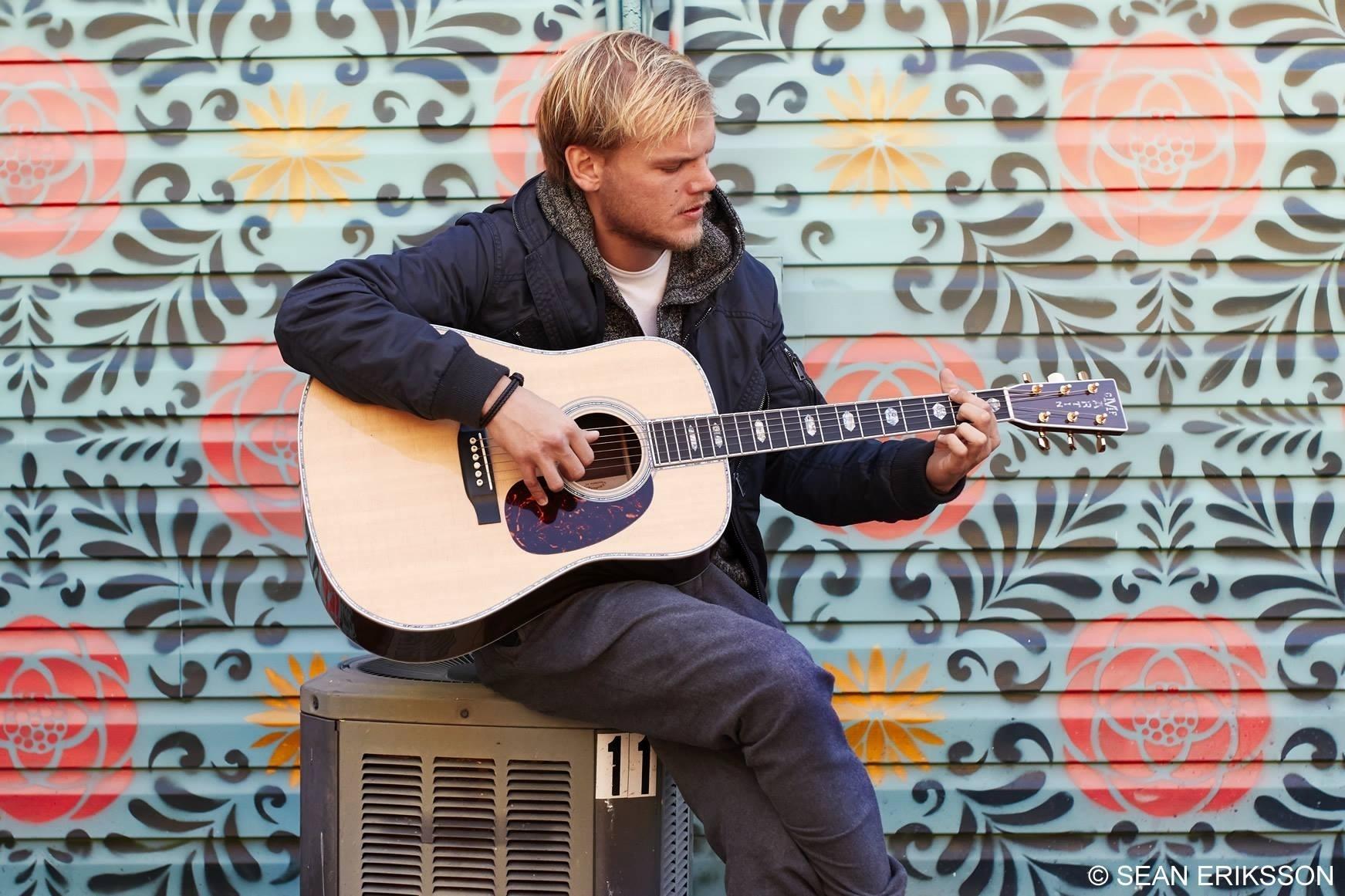 Imagens da carreira de Tim Bergling, também conhecido como DJ Avicii - Reprodução/Facebook