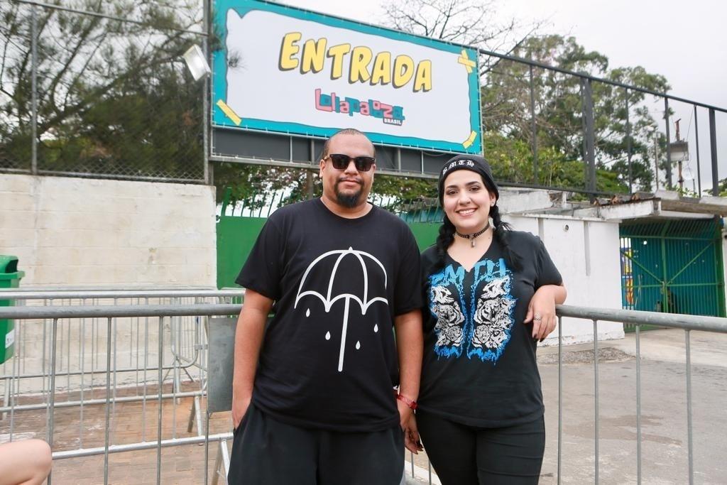 Helen Diniz, 23, fã de Bring me the Horizon foi a primeira da fila no sábado de Lollapalooza - Iwi Onodera/UOL