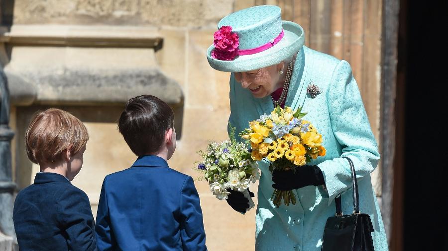 Rainha Elizabeth 2ª comparece a missa de Páscoa em seu aniversário de 93 anos - AFP