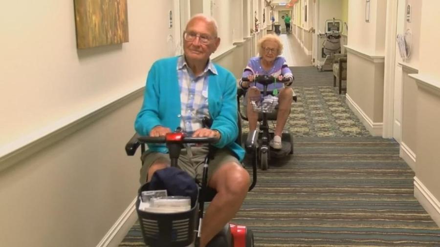 John e Phyllis Cook são centenários e se casaram numa casa de repouso em Ohio, EUA - Reprodução/CNN