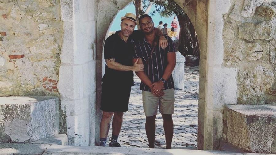 Rodrigo Sant"anna posa com namorado, Junior Figueiredo, em Portugal - Reprodução/Instagram