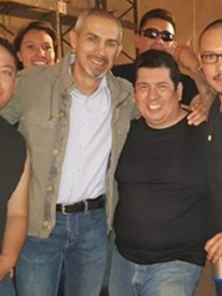 Jorge Navarro Sánchez (à esq.) e Luis Gerardo Rivera (à dir.) aparecem abraçados em foto - Reprodução/Instagram/El Universal