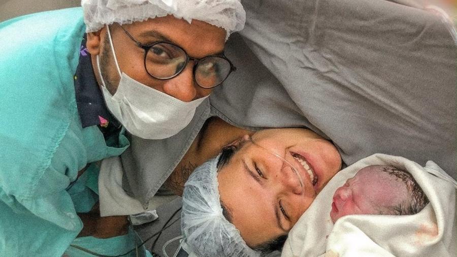 Thais Carla mostra o momento do parto de sua filha - Reprodução/Instagram