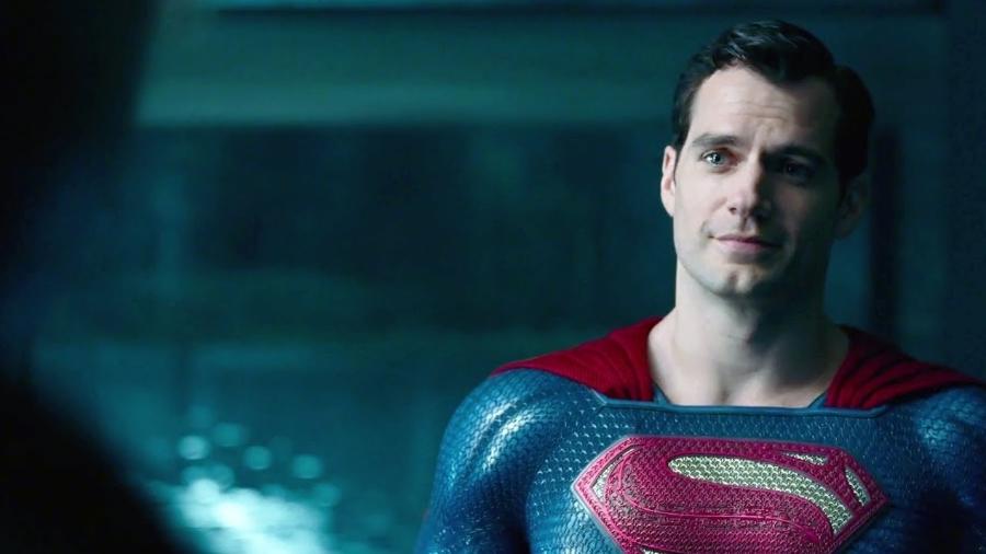 Henry Cavill como Superman em cena de "Liga da Justiça" - Reprodução