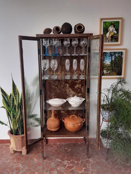 Armários de farmácia - Armários restaurados por André Perillo (3) - Arquivo pessoal - Arquivo pessoal