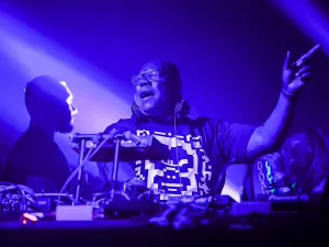 Steve Angello, Carl Cox, Bob Sinclar: ouça hits de top DJs que vêm ao país