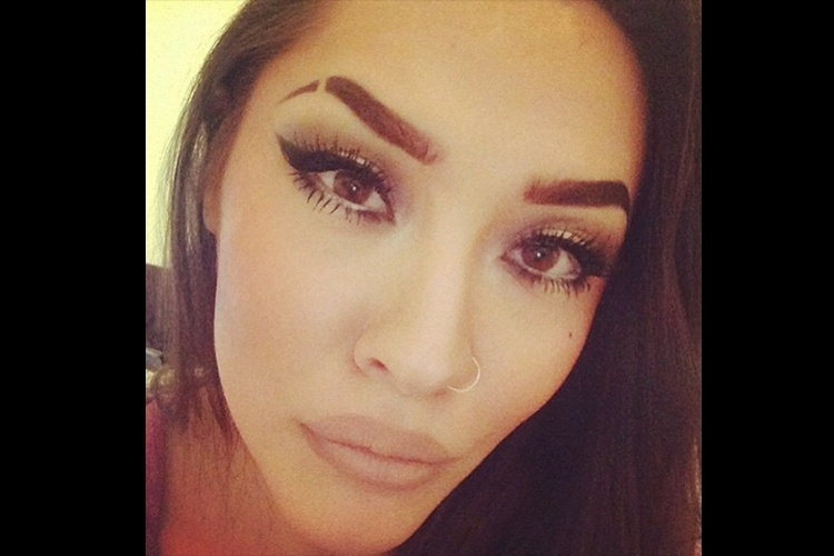 Sobrancelhas com fendas - Reprodução/Instagram/@300xsilviatriip