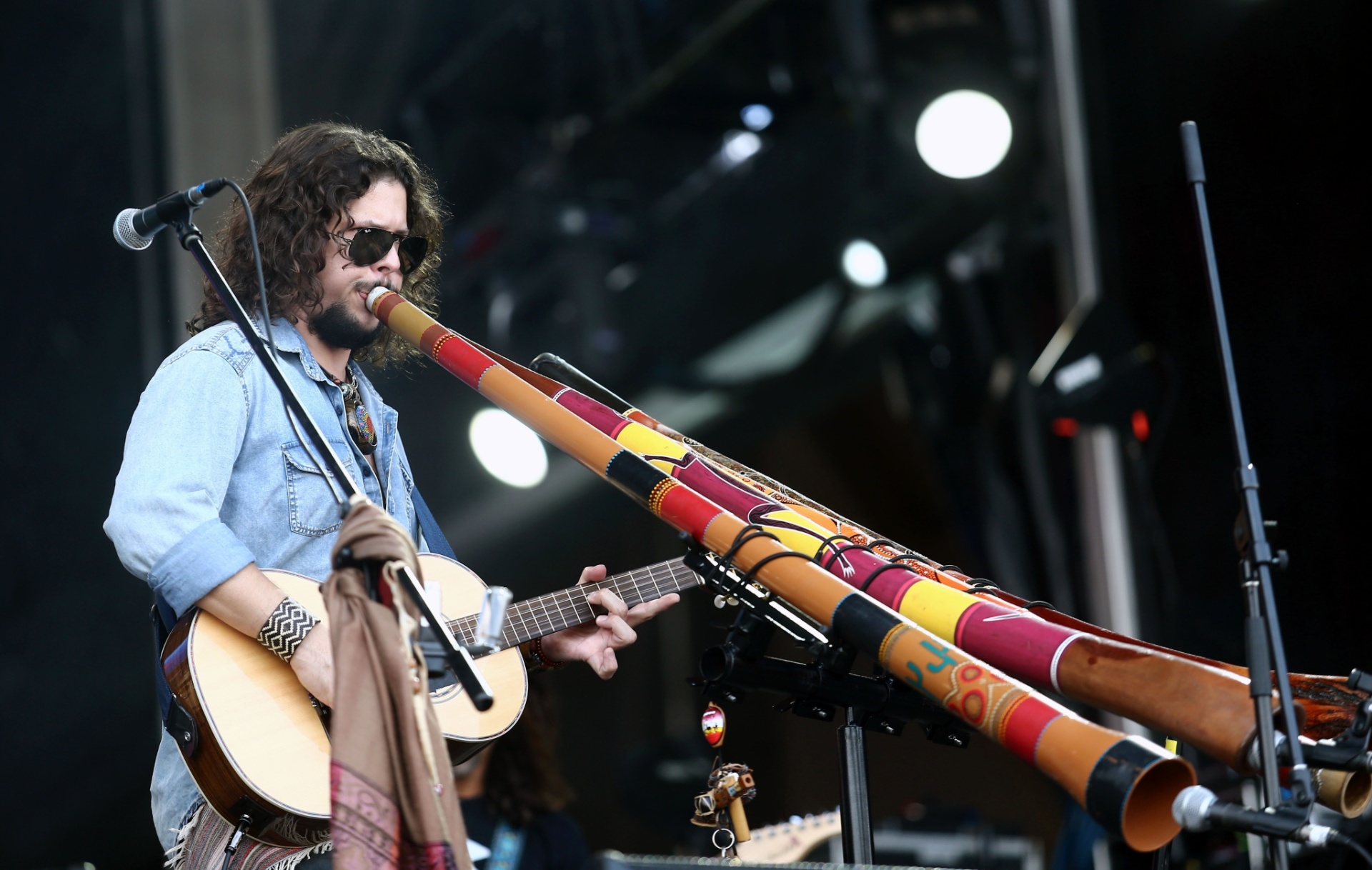 27.set.2015 - A banda Suricato, que convidou Raul Midón, abre o palco Sunset do último dia de shows do festival Rock in Rio 2015. - Wilton Junior/Estadão Conteúdo