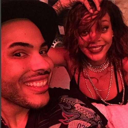 Durante o show da cantora Rihanna no Rock in Rio, Hugo Gloss conseguiu tirar fotos com a cantora nos bastidores - Reprodução/Instagram/hugogloss