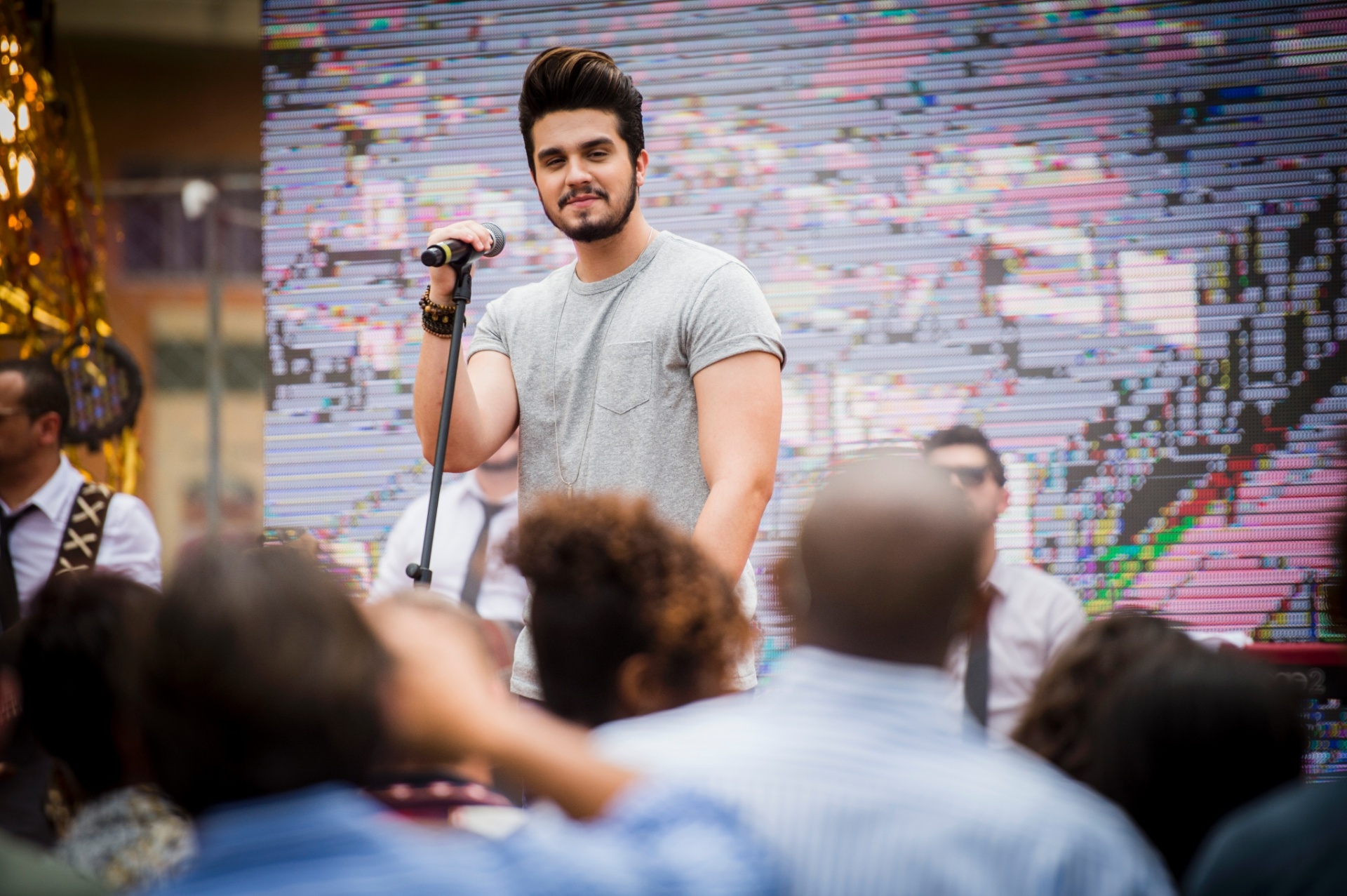 4.nov.2015 - Luan Santana faz show no encerramento da novela "I Love Paraisópolis" - Divulgação/Globo