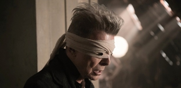 Bowie em cena do videoclipe de "Blackstar", que estará em seu próximo disco de estúdio - Reprodução