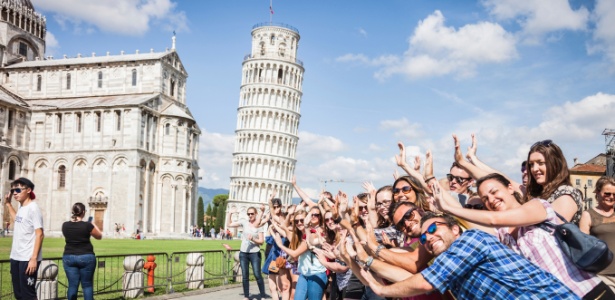 turistas; grupo; itália; piza - Getty Images - Getty Images