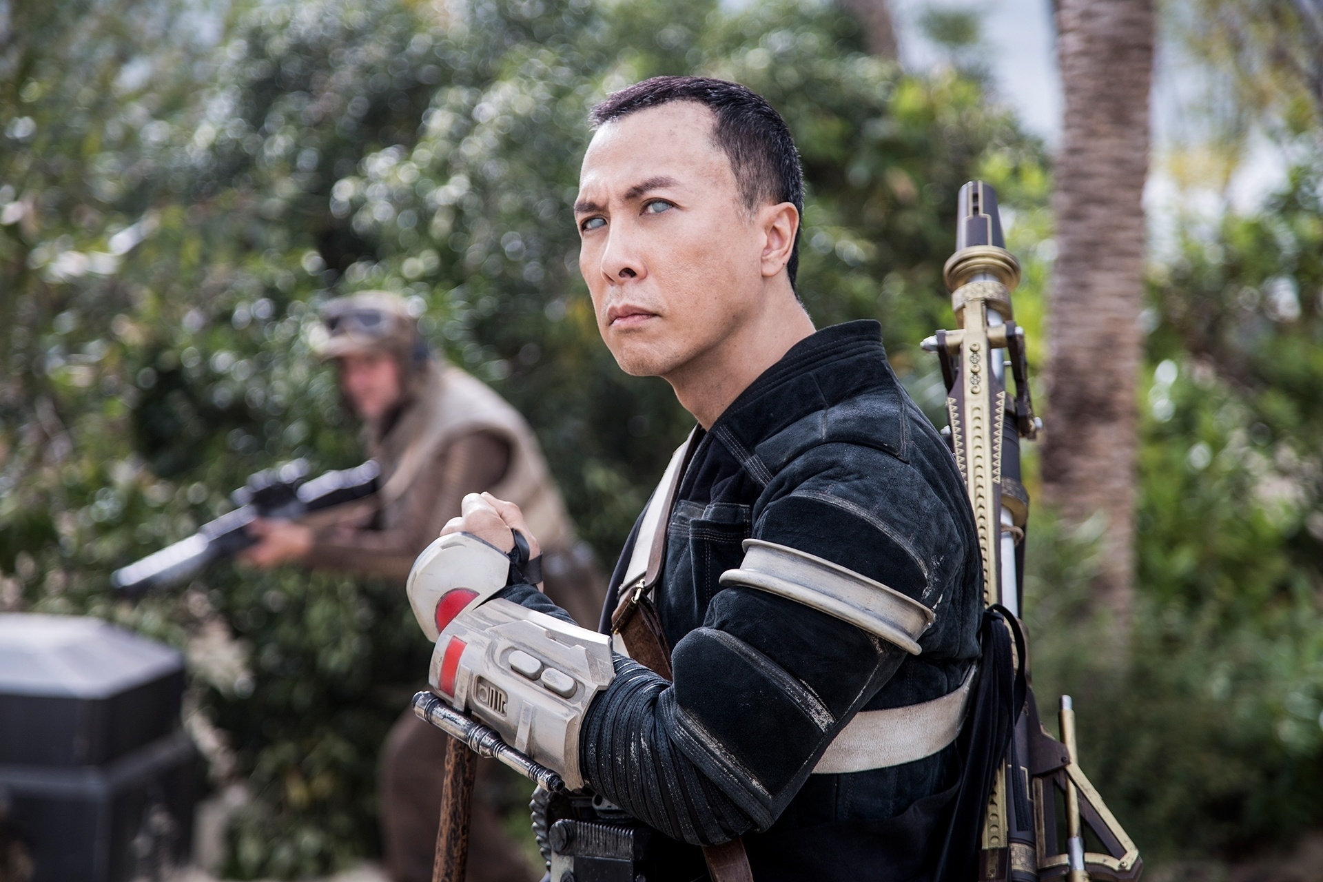 O ator chinês Donnie Yen interpreta o guerreiro Chirrut Imwe em "Rogue One: Uma História Star Wars" - Divulgação/Disney