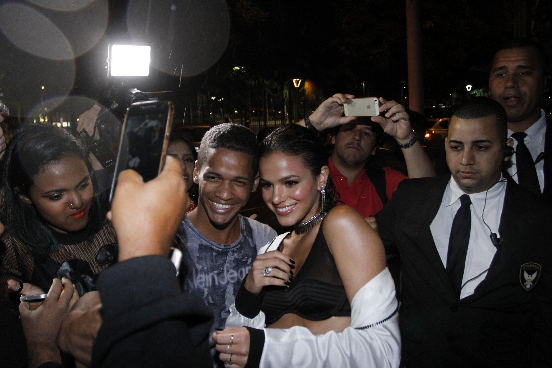 Bruna Marquezine recebeu amigos e parentes em sua festa de aniversário de 22 anos na boate Hippopotamus, no Rio de Janeiro - Thyago Andrade/BrazilNews