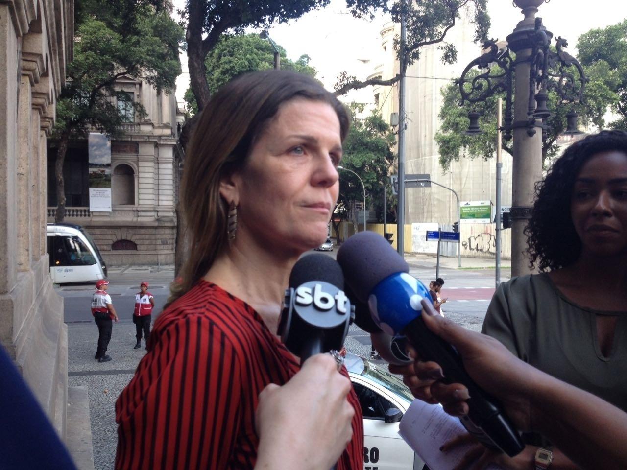 Neta de Tônia Carrero, a atriz Luisa Thiré fala com jornalistas - Carol Farias / UOL