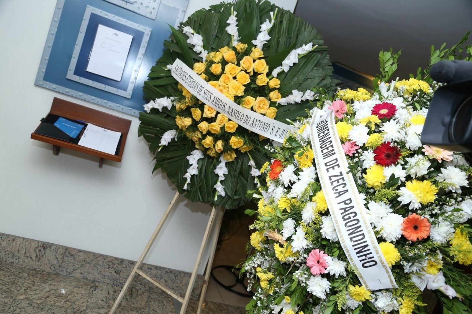 Amigos, familiares e fãs vão ao velório do humorista Agildo Ribeiro - Marcos Ferreira/Brazil News