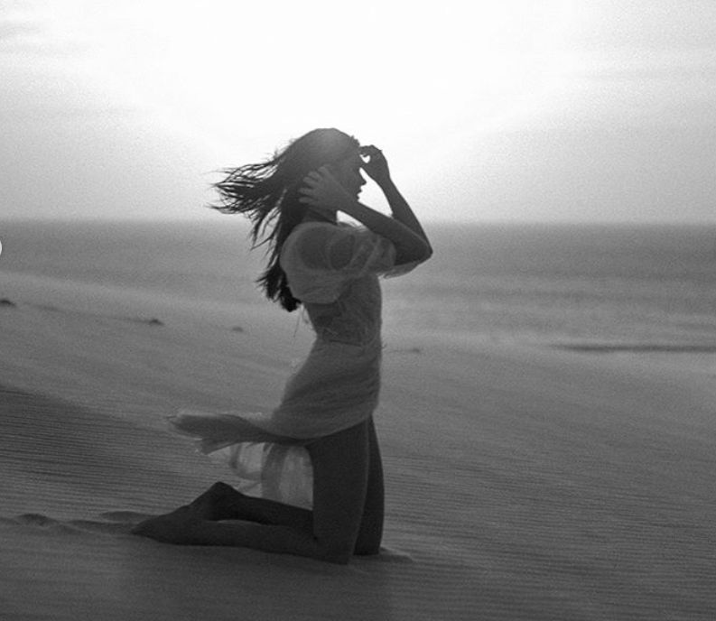 Camila Queiroz e Klebber Toledo: Veja fotos do ensaio pré-wedding do casal - Reprodução/Instagram