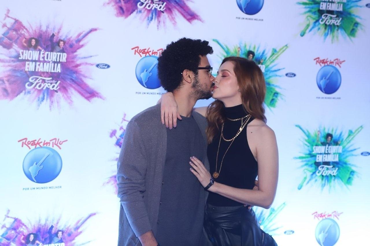 Sophia Abrahão e Sérgio Malheiros  se beijam em camarote no Rock in Rio - Daniel Pinheiro/AgNews