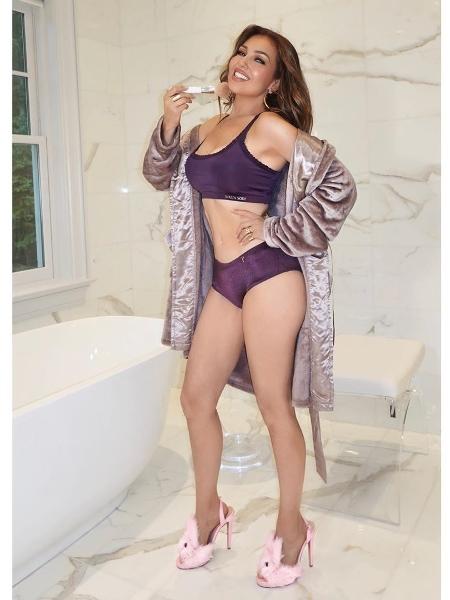 Thalia posou de lingerie nas redes sociais - Reprodução/Instagram @thalia