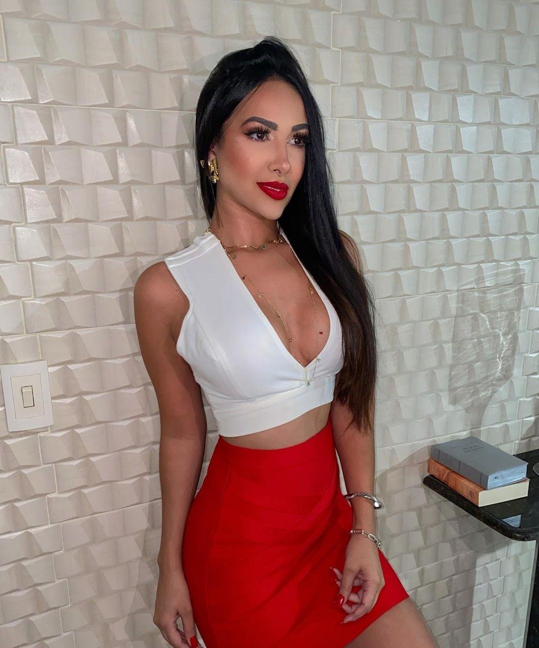 Morre aos 26 anos Influencer internada na UTI após lipo; amigos lamentam -  Entretenimento - BOL
