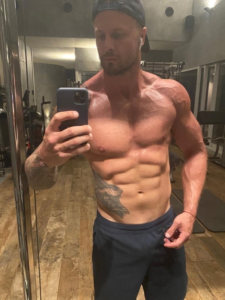 Chris Hemsworth atualiza os fãs sobre o tamanho de seu corpo em novo vídeo