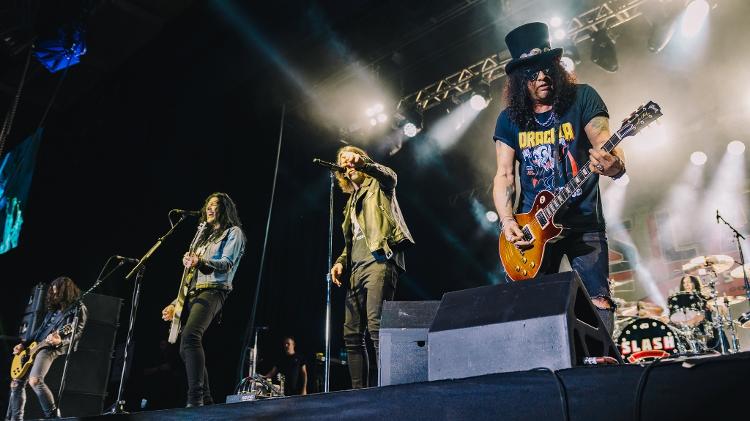 Slash se apresenta ao lado da banda Myles Kennedy & The Conspirators em passagem de turnê por BH