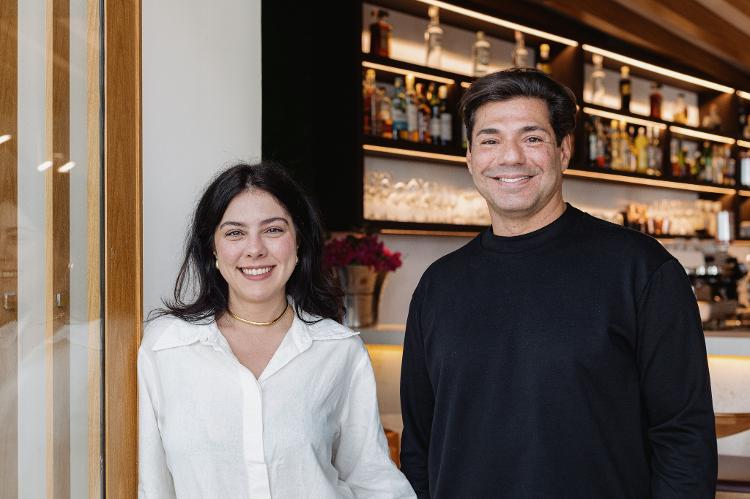 Bia Limoni e Felipe Bronze 