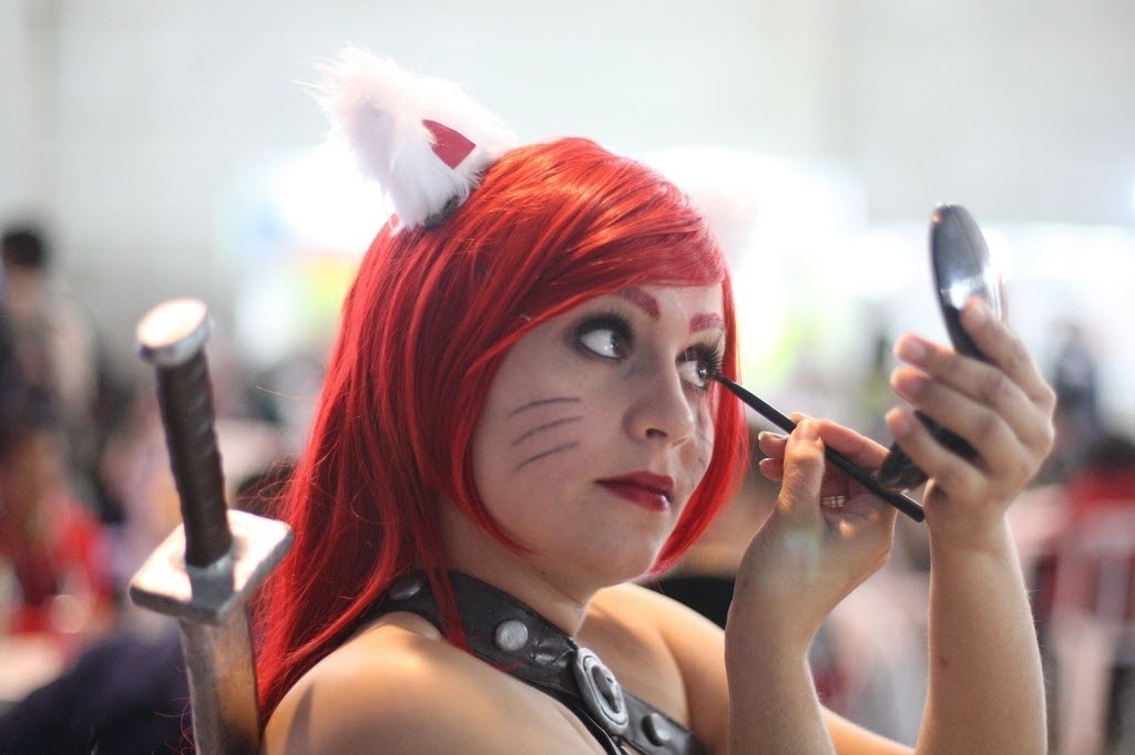 6.set.2015- Candidata se prepara para participar de concurso de Cosplay no Brasil Mega Arena, em São Paulo - Reinaldo Canato/UOL