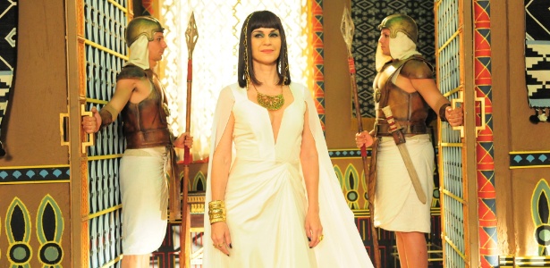 Yunet (Adriana Garambone) de volta ao palácio em "Os Dez Mandamentos" - Munir Chatack/TV Record
