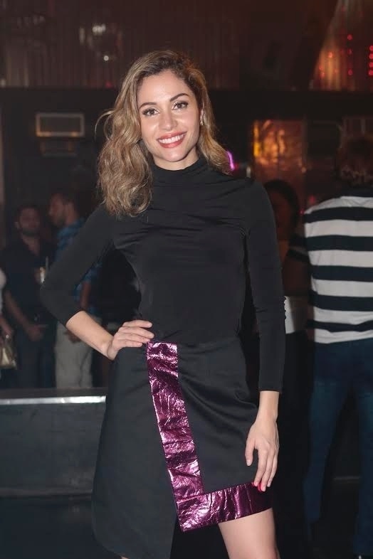 4.abr.2016 - A ex-BBB Maria Melilo comparece ao lançamento do ensaio nu de Geisy Arruda - Rafael Cusato/Brazil News