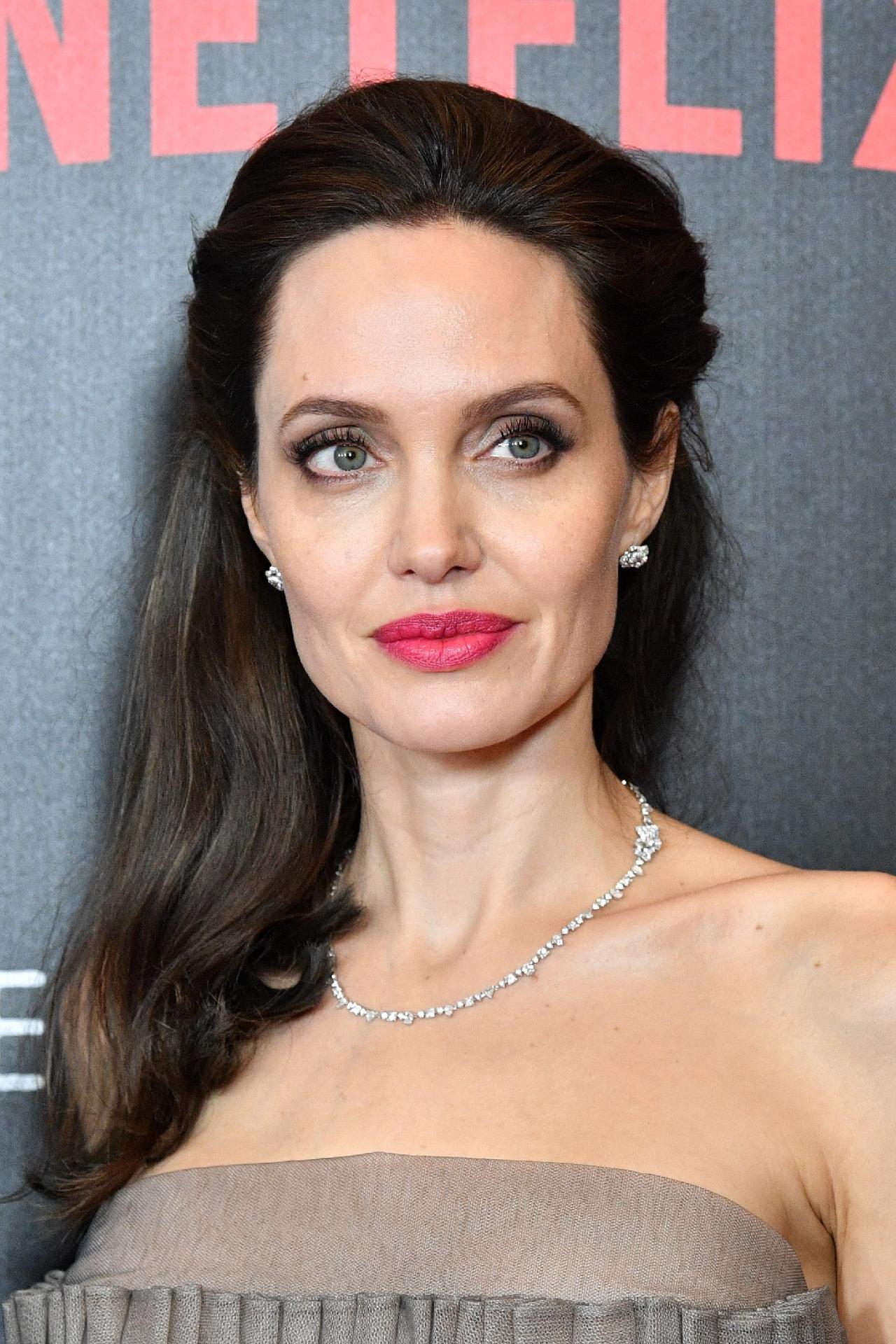 A atriz e diretora Angelina Jolie na premiere de "First They Killed My Father" em Nova York, em setembro de 2017 - Dia Dipasupil/Getty Images