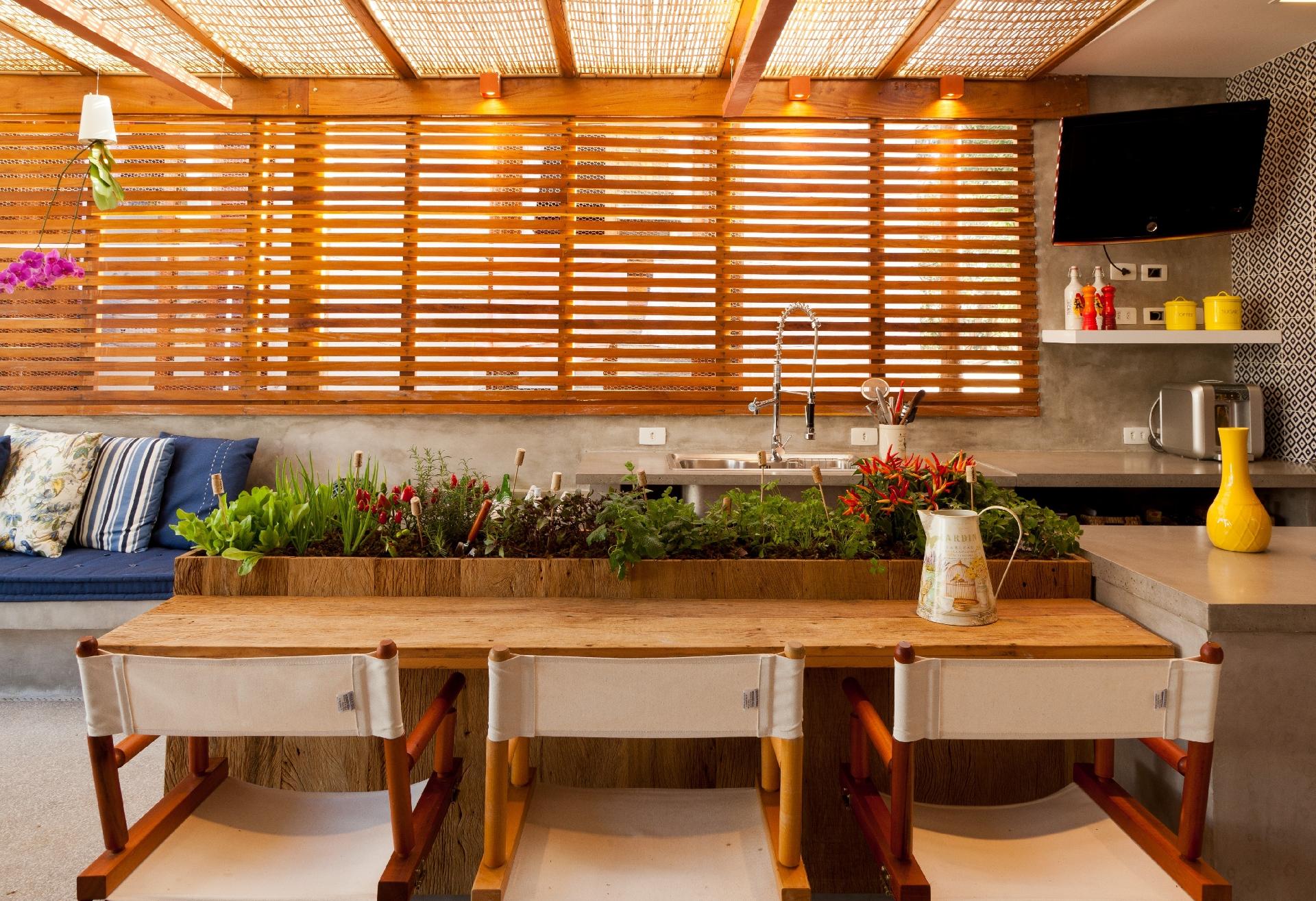 Terraço com a horta de temperos - Luís Simione/Divulgação