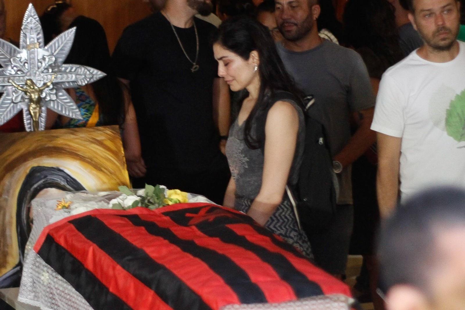 A atriz Letícia Sabatella se emociona na despedida a Marcelo Yuka - Marcos Ferreira / Brasil News