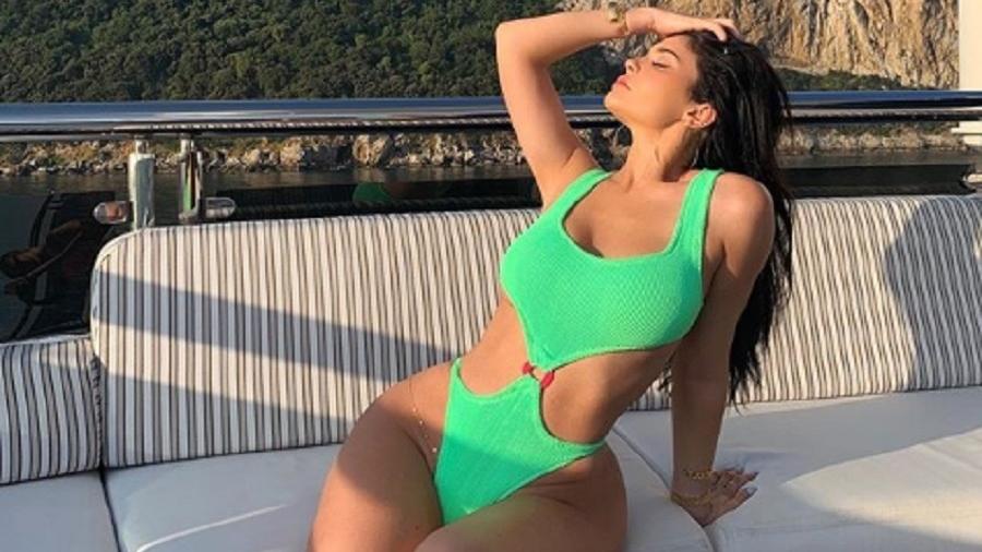 Aos 22 anos, Kylie Jenner curte as férias e publica fotos que levam os fãs ao delírio - Reprodução/Instagram