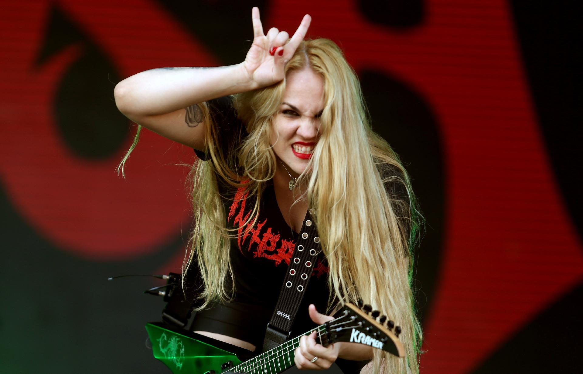 A guitarrista Prika Amaral durante apresentação da banda Nervosa no Rock in Rio - Wilton Júnior/Estadão Conteúdo