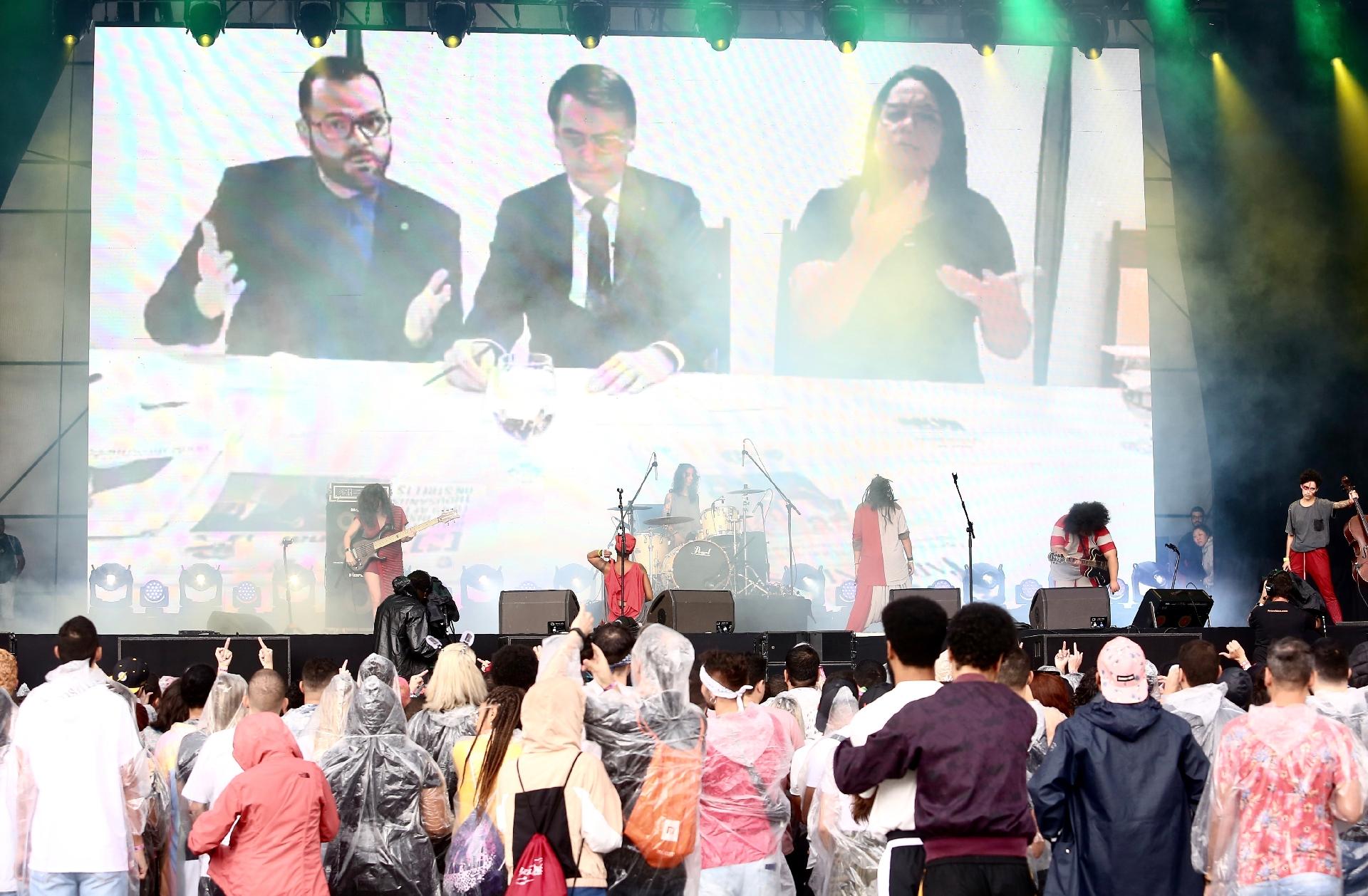 Grupo Mulamba faz show de protesto no segundo dia do festival GRLS!, em São Paulo - Iwi Onodera/UOL