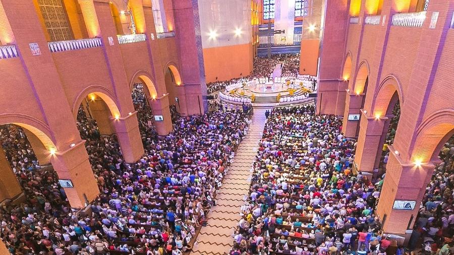 Após pandemia, santuário de Aparecida espera 150 mil fiéis na festa da padroeira - 18/09/2022 - UOL Nossa