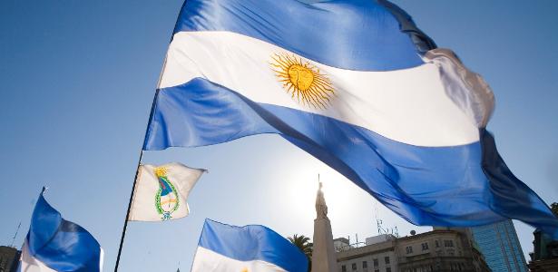 Argentina: Cinco ministros apresentam renúncia e abalam governo - Vimarsana News