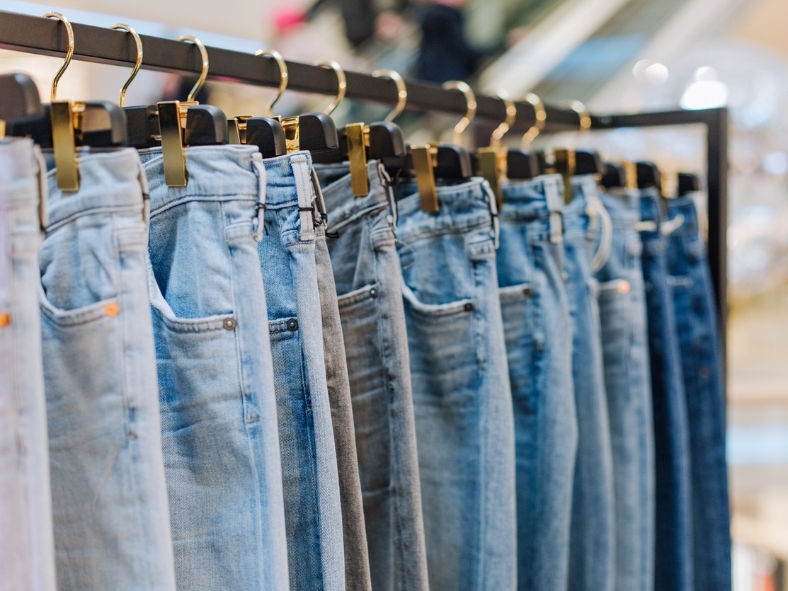 Questão de saúde: tenho que lavar a calça jeans toda vez que usar? -  21/01/2022 - UOL VivaBem