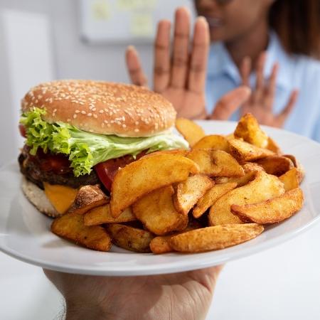 Comer melhor ajuda a reduzir o colesterol LDL, conhecido como 'ruim'