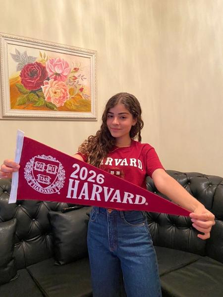 A mineira Sofia Santos de Oliveira, 18 anos, que conseguiu uma bolsa integral em Harvard - Acervo pessoal